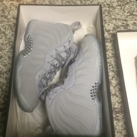 SOLD! Nike Wolf grey foamposite - Picture 2 of 7